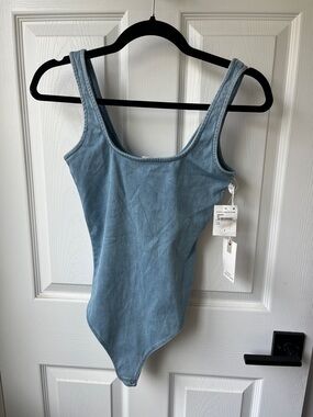 Good American Light Blue Scoop Neck Bodysuit